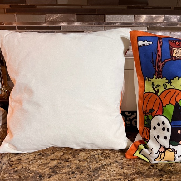 Vintage Peanuts pillows by Danbury Mint - Picture 4 of 5